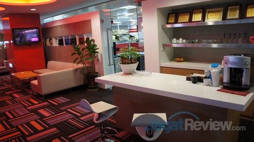 Mengunjungi Thermaltake Headquarter di Taipei! 18 Bahkan ruang santai ini juga seringkali digunakan untuk bekerja dalam suasana lebih rileks sambil membahas beragam topik