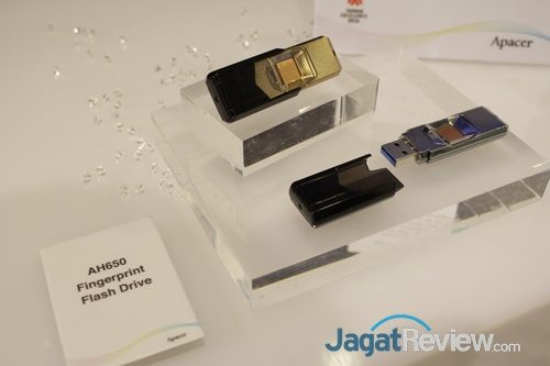 Apacer Room Raid - 11 - Fingerprint Flash Drive