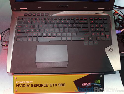 Computex 2016: ASUS ROG G701 Hadir dengan Layar 120 Hz dan GeForce GTX 980 2 Computex 2016 - ASUS ROG G701 02