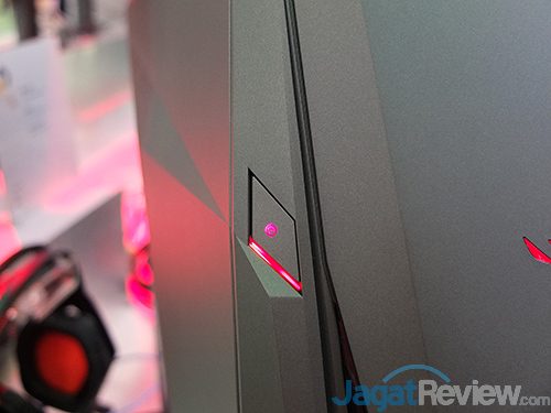 Computex 2016: Lebih Dekat dengan PC Gaming ASUS ROG GT51CA 4 Computex 2016 - ASUS ROG GT51CA 04