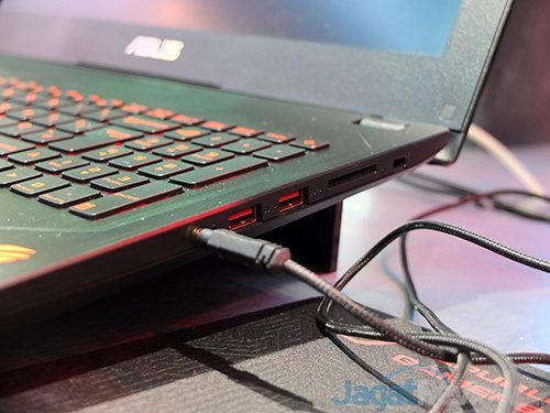 Computex 2016 - ASUS ROG STRIX GL502 01