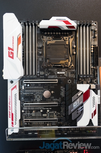 Gigabyte Perkenalkan Motherboard Gaming Seri Terbaru Untuk Chipset X99 6 GA X99 UltraGaming Board3