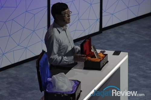 Lenovo Perkenalkan Phab 2 Pro, Smartphone  Lenovo - Phab 2 Pro