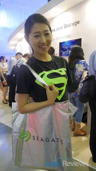 Booth Babes Computex 2016: PART IV 2 P1100643