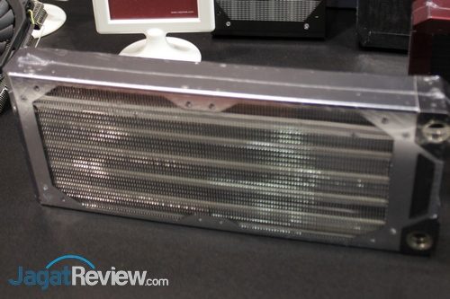 Raijintek - Cooper Pipe Radiator: Terdapat juga radiator dengan pipa tembaga yang akan segera dihadirkan oleh Raijintek.