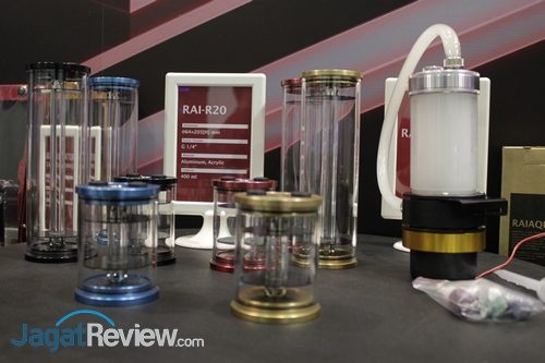 Raijintek - Reservoir & Pump: Raijintek juga siap memasarkan komponen pendukung Watercooling DIY, berupa pompa baru dengan performa tinggi, tetapi tetap sunyi, serta berbagai ukuran reservoir baru.