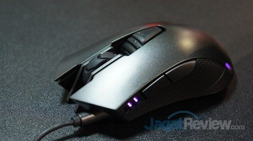 Computex 2016 Booth Raid: Cougar 20 Cougar Revenger memiliki konsep unik untuk tombol DPI, yaitu dengan menekannya seperti pelatuk senapan