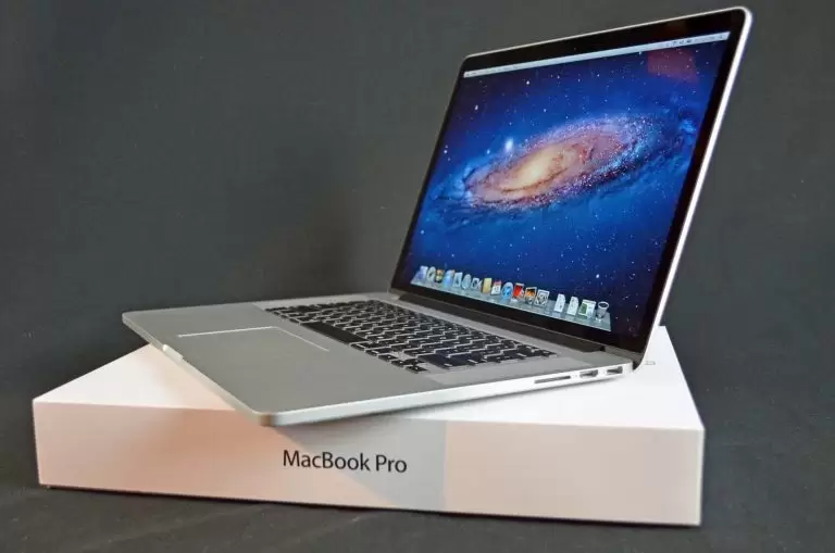 Tanggal Rilis MacBook Pro 2016 Ditunda 2 macbook pro