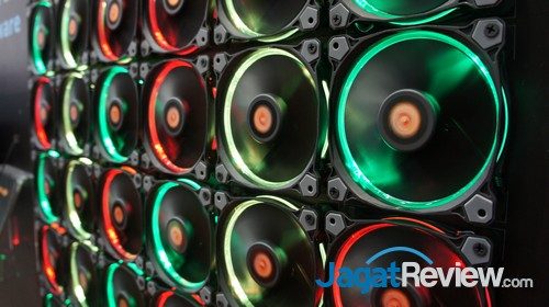 Computex 2016: Thermaltake Mewarnai Solusi Coolingnya 3 Menggunakan aplikasi Riing 12, hingga puluhan kipas dapat diatur secara bersamaan