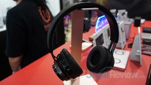 Lavi L memiliki ukuran earcup kecil dan ringan untuk dibawa
