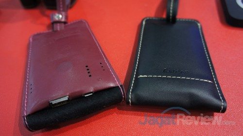 Powerbank PL1 memiliki tampilan yang elegan dan trendi, tidak seperti powerbank biasa