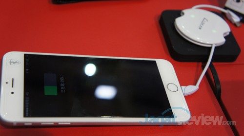 Bersama TX-100 yang ringan, S100 dapat digunakan untuk mengisi baterai di manapun