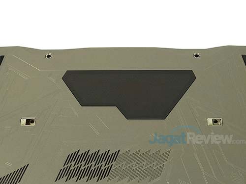 Review Notebook Gaming: ASUS ROG GX700 25 ASUS ROG GX700 Bottom Side - Transparent Windows