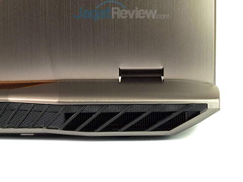 Review Notebook Gaming: ASUS ROG GX700 8 ASUS ROG GX700 Exhaust Ventilation 02