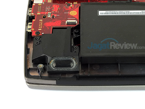 Review Notebook Gaming: ASUS ROG GX700 17 ASUS ROG GX700 Front Speakers