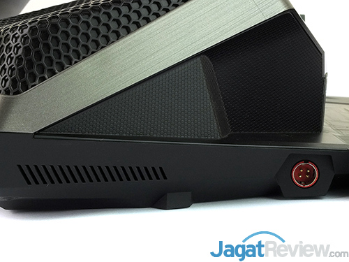 Review Notebook Gaming: ASUS ROG GX700 11 ASUS ROG GX700 LCS Module - DC-IN & Left Air Ventilation