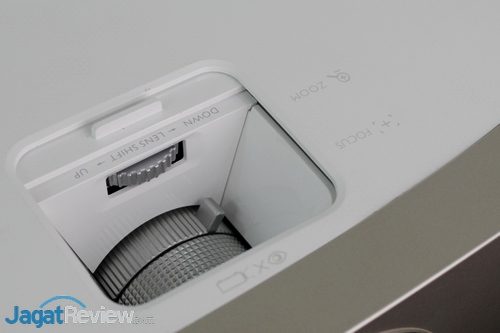 Hands-On Review Proyektor BenQ W2000 3 BenQ W2000 - 04