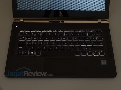 Review HP Spectre 13-v022TU: Tertipis dan Kencang 13 HP Spectre 13-v022TU Backlit Keyboard