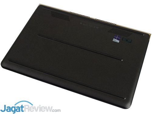 Review HP Spectre 13-v022TU: Tertipis dan Kencang 25 HP Spectre 13-v022TU Bottom Side
