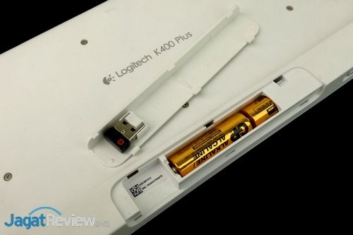 Hands-On Review: Logitech k400 Plus - 2-in-1 Plus Kontrol Volume 4 Logitech k400 Plus 04