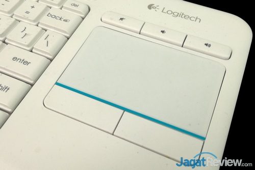 Hands-On Review: Logitech k400 Plus - 2-in-1 Plus Kontrol Volume 6 Logitech k400 Plus 06