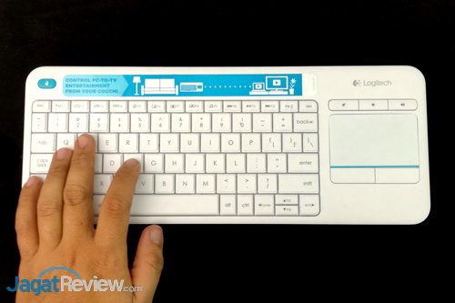 Hands-On Review: Logitech k400 Plus - 2-in-1 Plus Kontrol Volume 2 Logitech k400 Plus 07