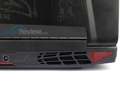 MSI GT72S 6QE Right Vent