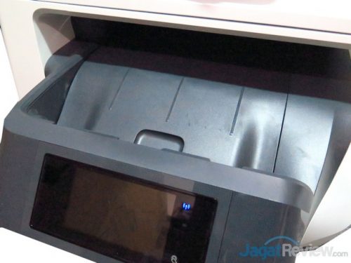 Hands-On Printer HP OfficeJet Pro 8730 All-in-One 6 paper tray output
