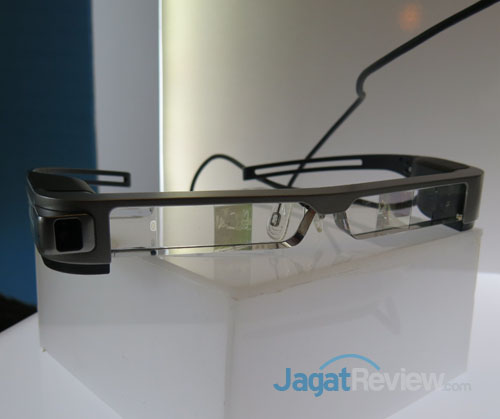 Epson Hadirkan Smart Glasses Moverio BT-300 4 20161010131328
