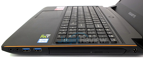 Review Notebook Gaming: Gigabyte P55W v6 7 gigabyte-p55w-v6-right-ports