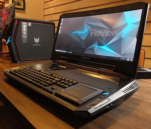 Hands On Acer Predator 21X 01