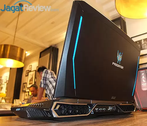 hands-on-acer-predator-21x-02