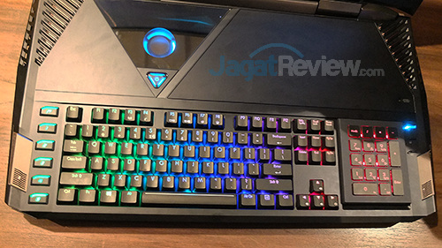 hands-on-acer-predator-21x-03