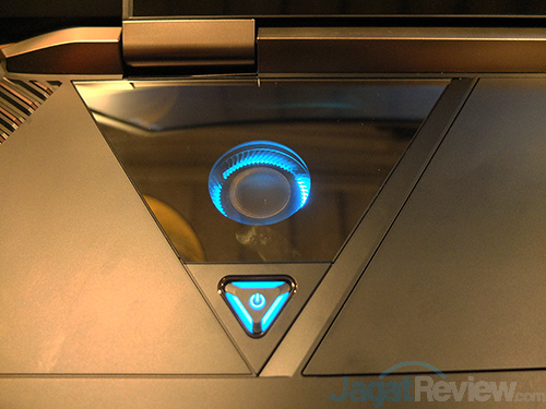 hands-on-acer-predator-21x-04