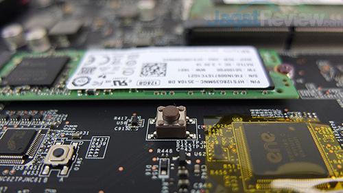 Review Notebook Gaming: MSI GE72VR 6RF Apache Pro 25 msi-ge72vr-6rf-apache-pro-battery-cut-off-switch