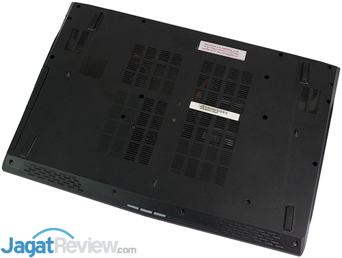 Review Notebook Gaming: MSI GE72VR 6RF Apache Pro 12 msi-ge72vr-6rf-apache-pro-bottom-view