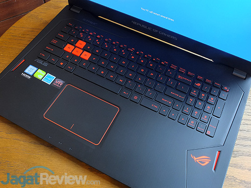Hands-On ASUS ROG STRIX GL702VM: Laptop Gaming Tipis dan Ringan 5 asus-rog-strix-gl702v-keyboard-touchpad