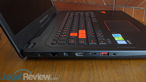Hands-On ASUS ROG STRIX GL702VM: Laptop Gaming Tipis dan Ringan 3 asus-rog-strix-gl702v-left-connector