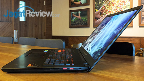 Review Notebook Gaming: ASUS ROG STRIX GL702VM G-SYNC 6 ASUS ROG STRIX GL702VM Side View