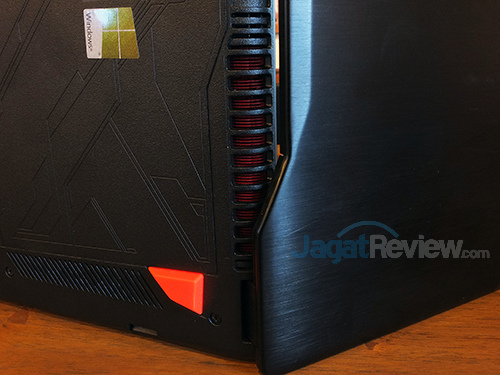 Review Notebook Gaming: ASUS ROG STRIX GL702VM G-SYNC 23 ASUS ROG STRIX GL702VM Ventilation - Blocking
