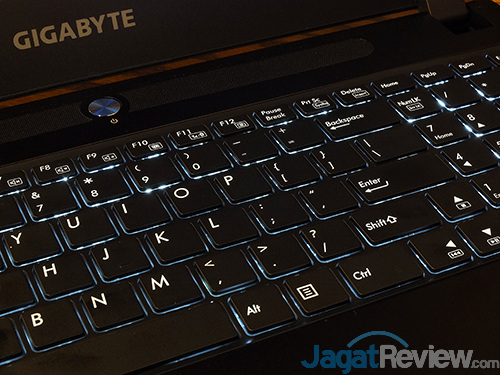 Review Notebook Gaming: Gigabyte P35X v6 10 Gigabyte P35X v6 Backlit Keyboard