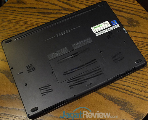 Review Notebook Gaming: Gigabyte P35X v6 15 Gigabyte P35X v6 Bottom Side