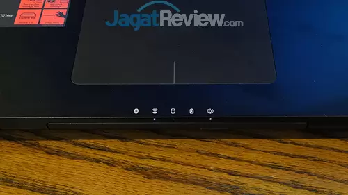 Review Notebook Gaming: Gigabyte P35X v6 14 Gigabyte P35X v6 Indicator Lamps