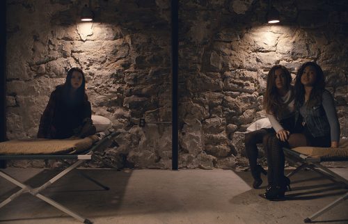 Review Film SPLIT: Satu Orang dengan 24 Kepribadian, Seperti Apa? 2 review film split indonesia 2
