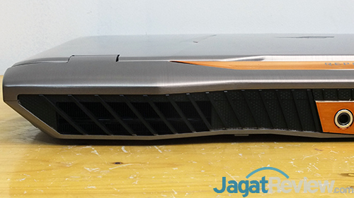 Review Notebook Gaming: ASUS ROG GX800VH 12 ASUS ROG GX800 Exhaust - Right