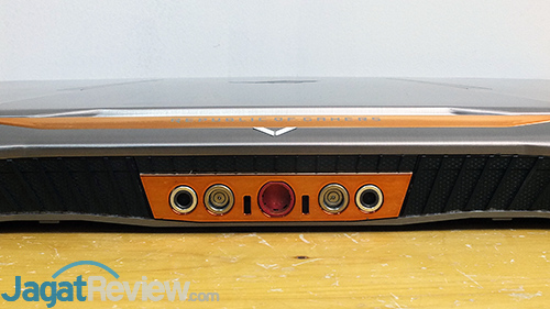Review Notebook Gaming: ASUS ROG GX800VH 6 ASUS ROG GX800 Rear Ports