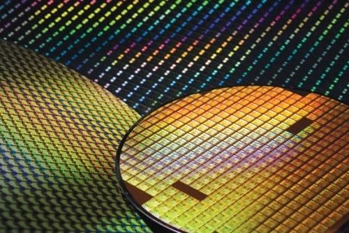Intel Investasikan USD 5 Miliar untuk Perluas Produksi Wafer 10 nm 1 Silicon Wafer 500x334