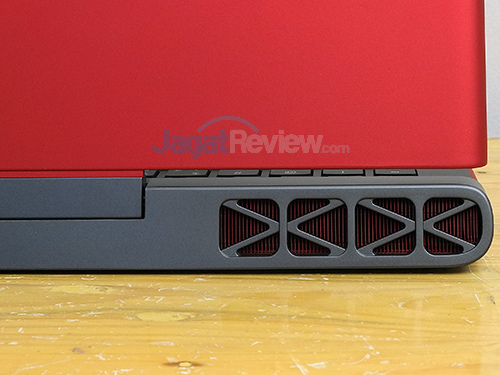 Dell Inspiron 15 Gaming 7567 Ventilation - Left