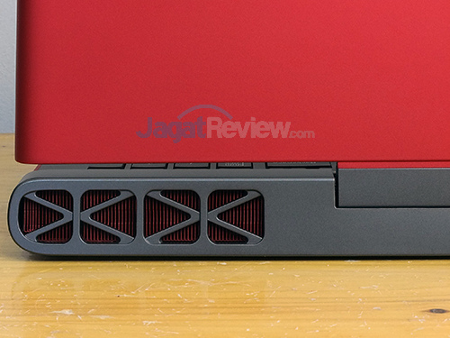 Dell Inspiron 15 Gaming 7567 Ventilation - Right