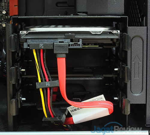 Review PC Desktop Gaming: Lenovo IdeaCentre Y900 19 Lenovo IC Y900 HDD Bay 01